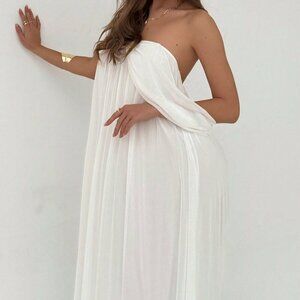 White Elegant Women's Holiday Sexy Off Shoulder Strapless Flowing Backless Dress
